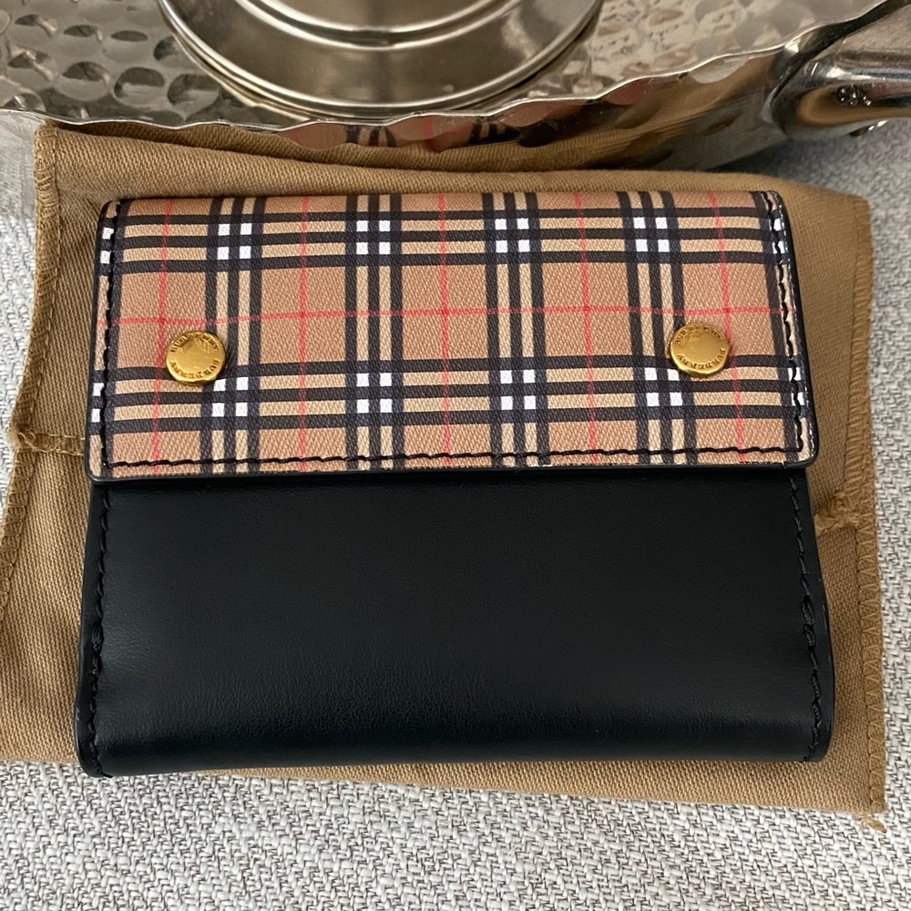 Burberry wallet